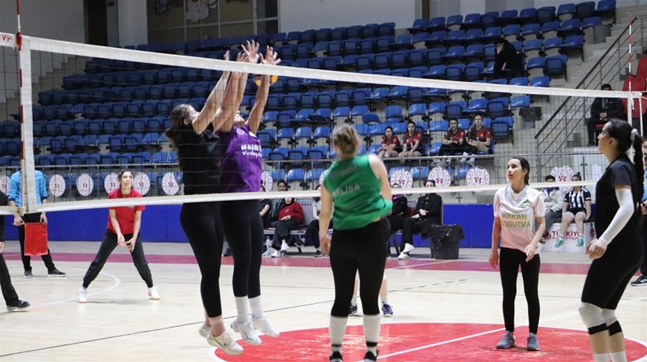 Hakkari’de Kadınlar Günü’ne Özel Voleybol Turnuvası