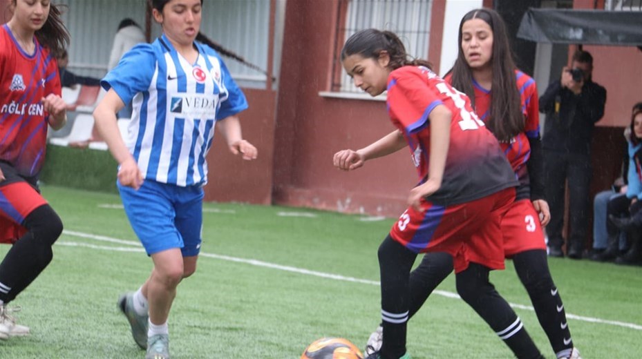 Polis Haftası Kapsamında 5x5 Mini Futbol Turnuvası Düzenlendi 