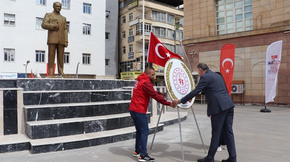 Hakkari'de 19 Mayıs Atatürk'ü Anma Gençlik ve Spor Bayramı Coşkusu 