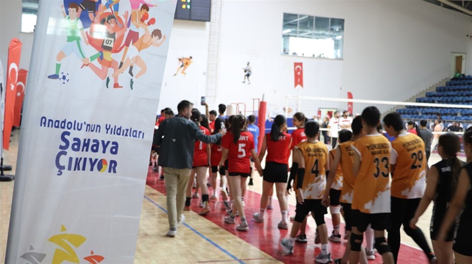 ANALİG Voleybol 1. Etap 8. Grup Müsabakalarının Açılışı Hakkari’de Gerçekleşti